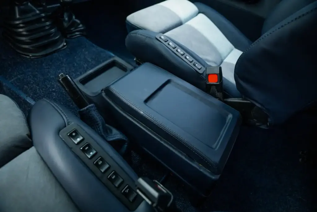 Toyota FJ60 1985 Freedom Legacy Overland 18 Motor16