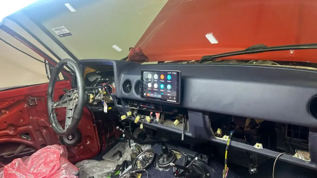 Toyota FJ60 1985 Freedom Legacy Overland 23 Motor16