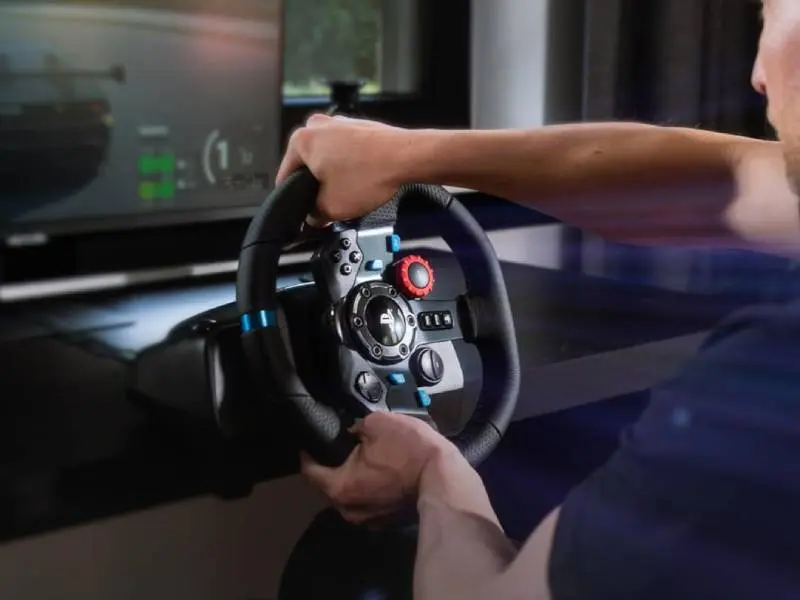 Las 5 mejores ideas para regalar a un entusiasta de la F1 3 Motor16 Volante Logiutec F1