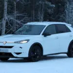 Así será el Volkswagen T-Roc R 2026, que ya está de pruebas en la nieve