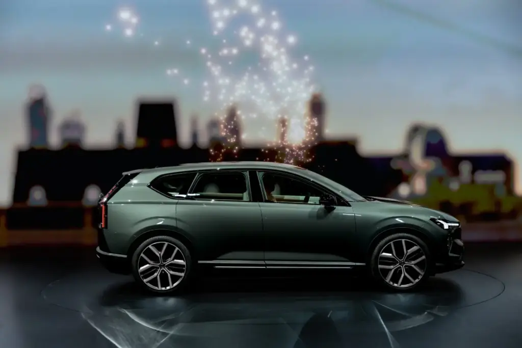 Volvo EX60: De nuevo, la firma sueca alcanza la excelencia cero emisiones 1 Motor16 Volvo EX60 (21)