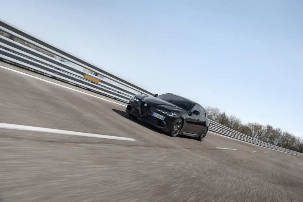 El Alfa Romeo Giulia Quadrifoglio Estrema nos pone los dientes largos