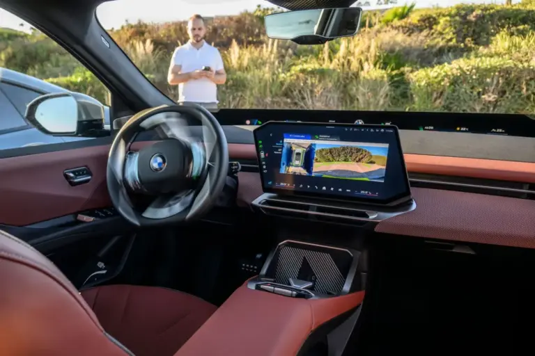 BMW i3 e iX3 estrenan sistema operativo OS X y Digital Key Plus: la conectividad que cambia la experiencia del conductor