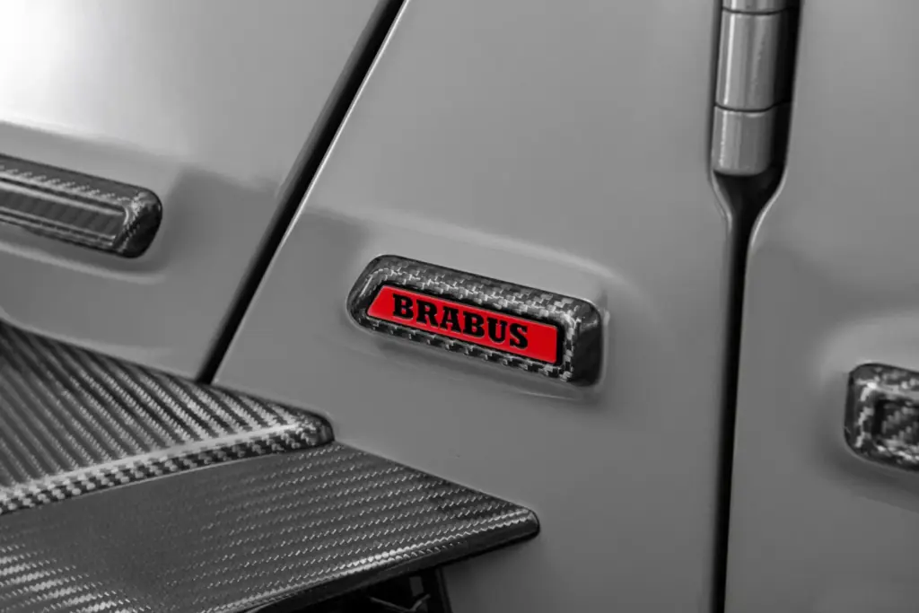 clase g brabus 900 rocket w465 stealth gray 15 Motor16