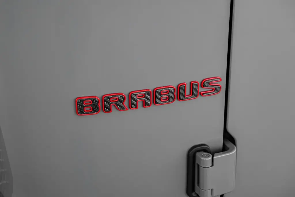 clase g brabus 900 rocket w465 stealth gray 20 Motor16