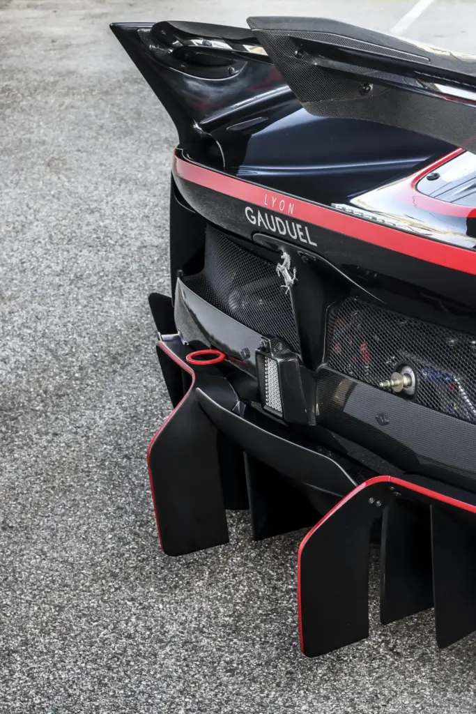 Este Ferrari FXX K Evo de 2018 “a estrenar” sale a subasta en Rétromobile París