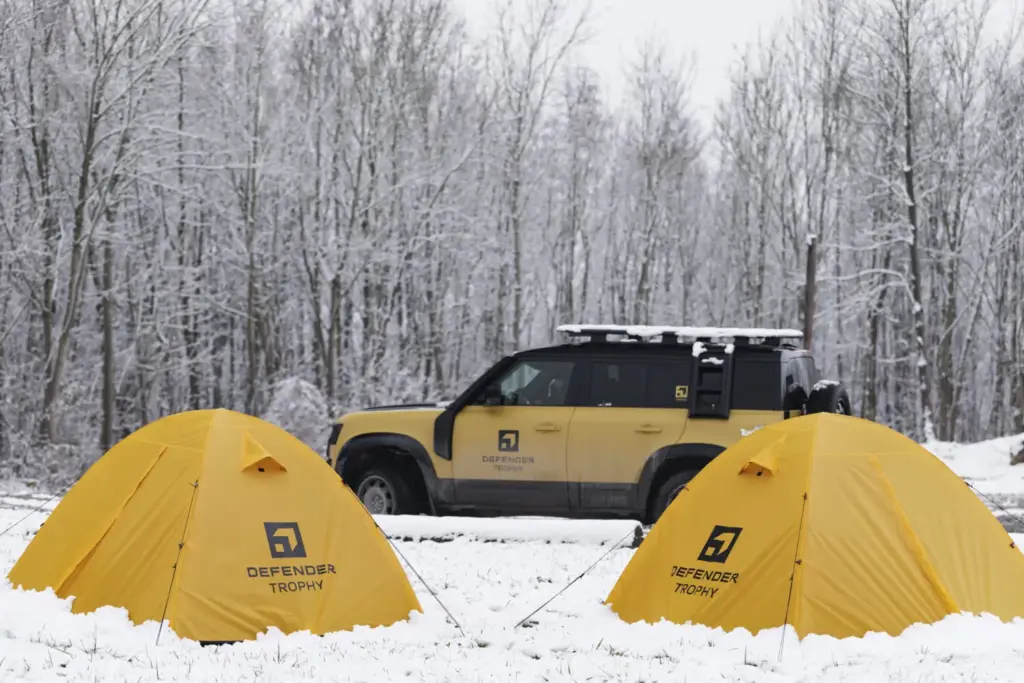 land rover Defender Trophy 26 Motor16