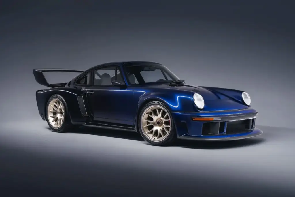 Se llama Sorcerer, y es un Porsche 911 turbo clásico de 710 CV “reimaginado” por Singer