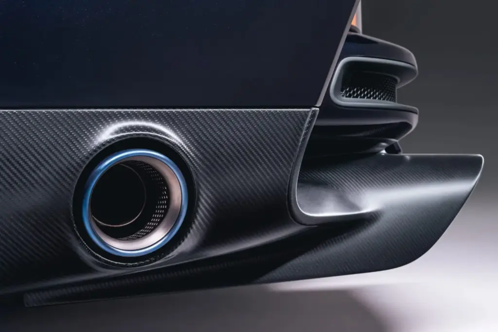 Se llama Sorcerer, y es un Porsche 911 turbo clásico de 710 CV “reimaginado” por Singer