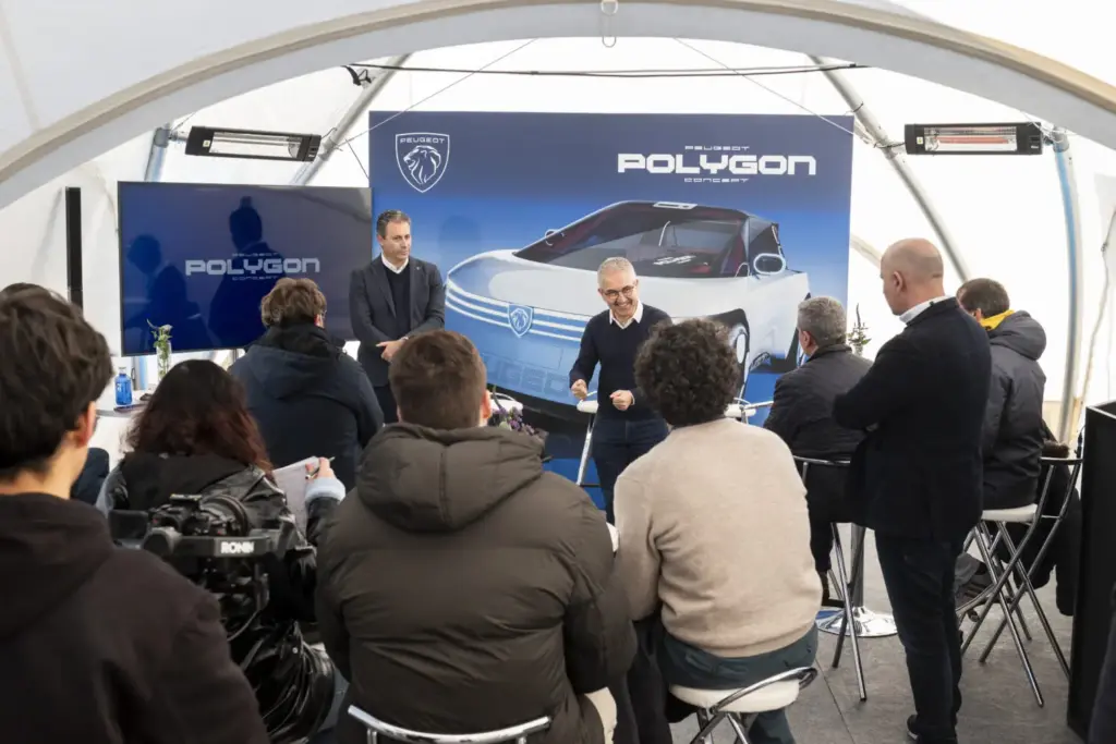 primera prueba peugeot polygon concept 10 Motor16