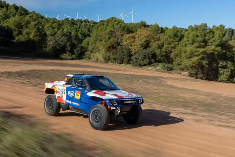 Jesús Calleja abandona el rally Dakar por quinta vez en su sexta participación