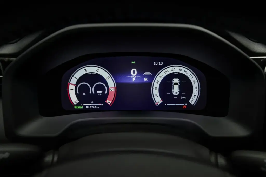 toyota land cruiser 300 hybrid 2026 17 Motor16