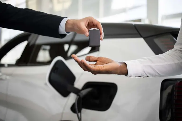 Las ventas de coches eléctricos se disparan un 44% en abril