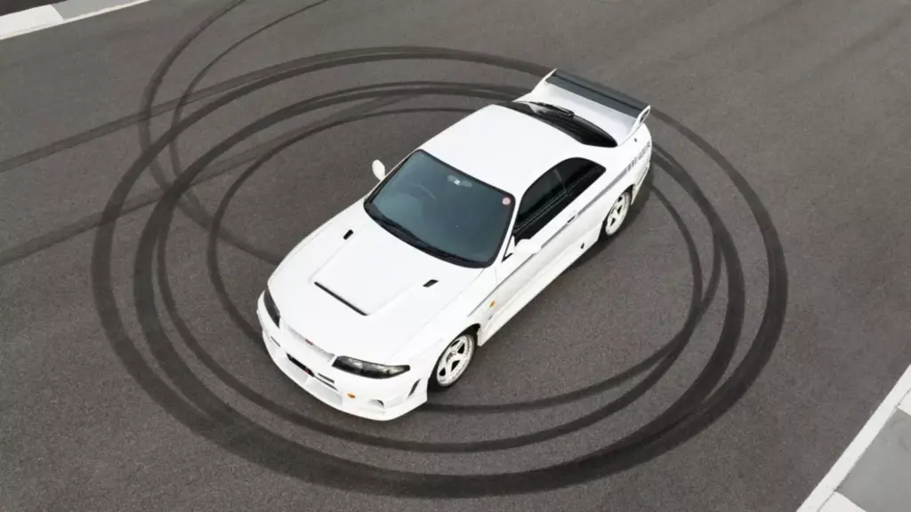 1996 nissan gt r nismo 400r 13 Motor16