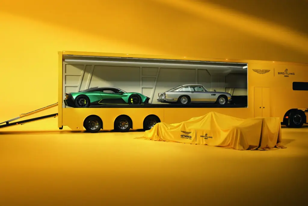 2026 Aston Martin y Breitling. Imagen coches.