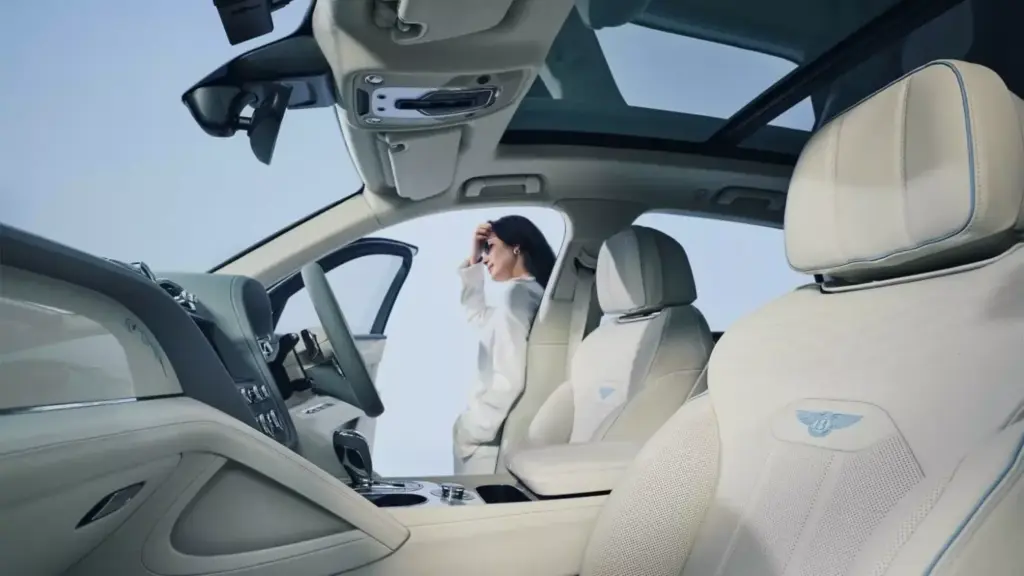 2026 Bentley Bentayga Mulliner Something 6 Motor16