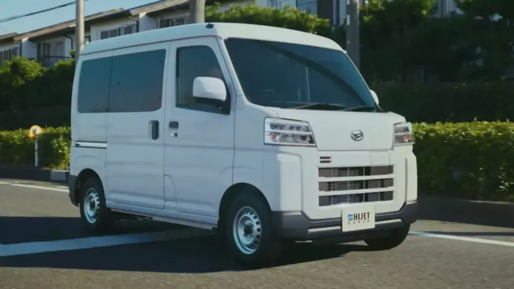 2026 Daihatsu e Hijet Cargo 1 Motor16