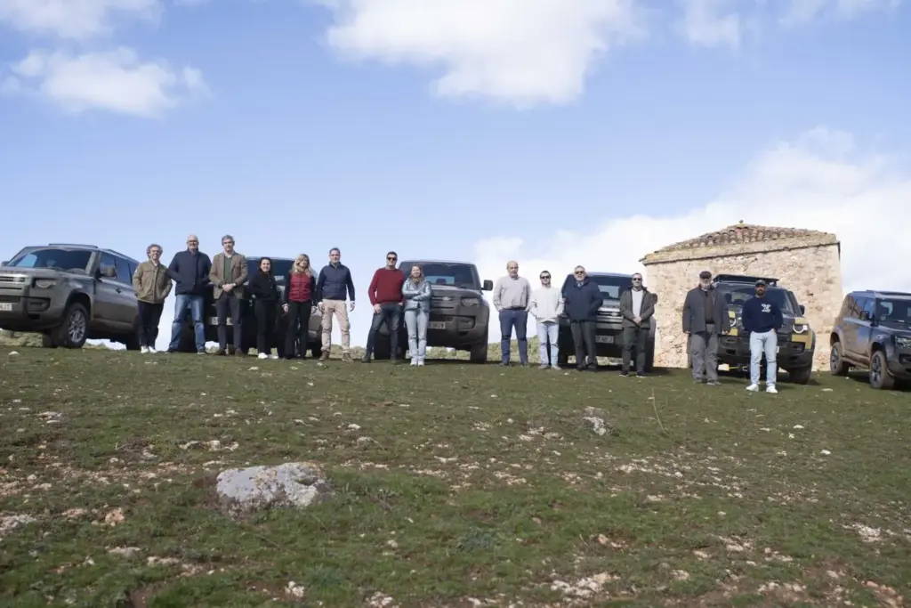 2026 Defender Merca2 evento finca 3 Motor16