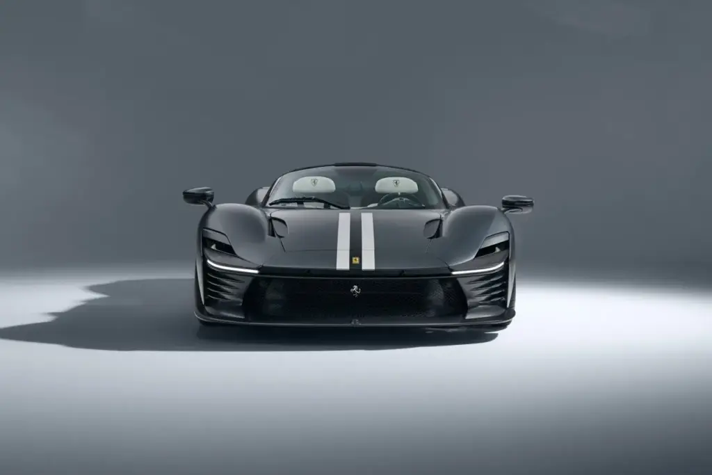 2026 Ferrari Daytona SP3 Novitec. Imagen frontal.