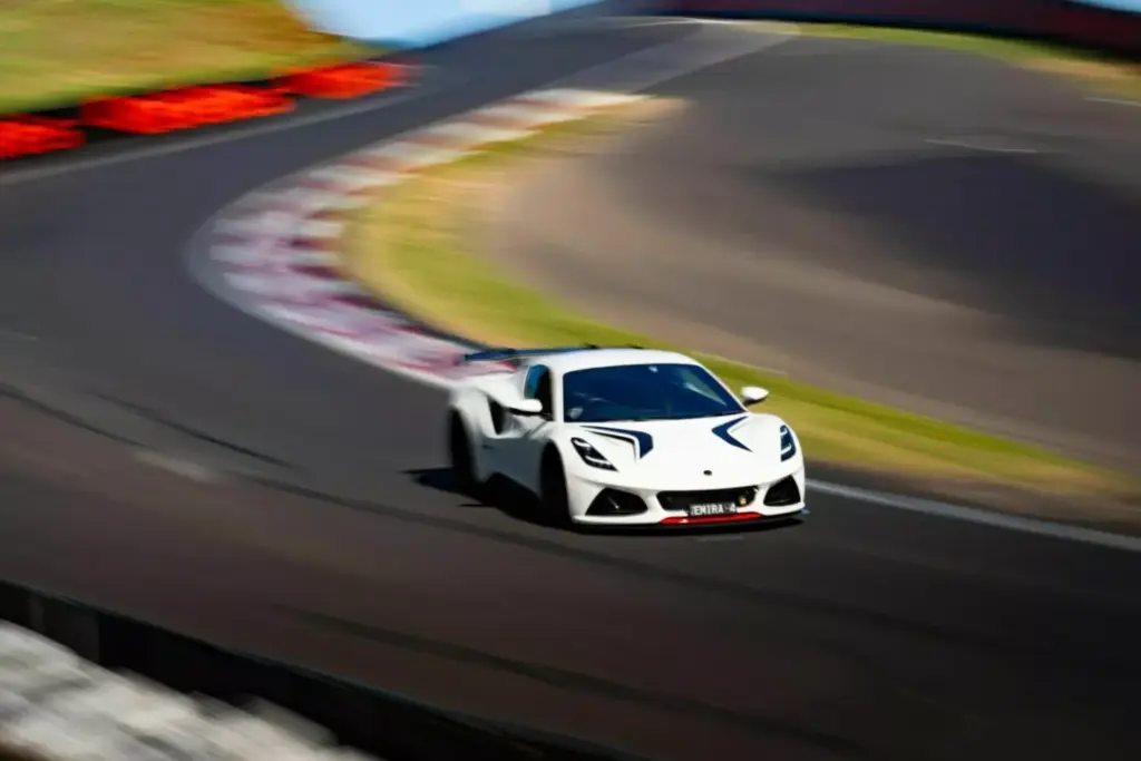 2026 Lotus Emira Turbo Bathurst Edition 13 Motor16