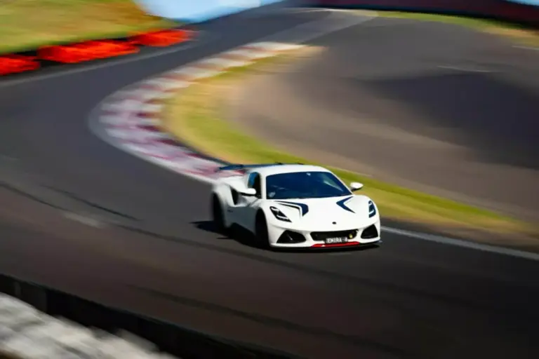 Bathurst: El circuito que da nombre al Lotus de gasolina más poderoso de la historia