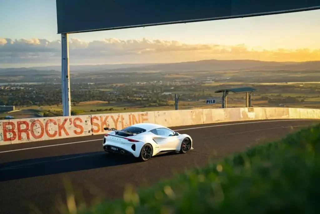 2026 Lotus Emira Turbo Bathurst Edition. Imagen.