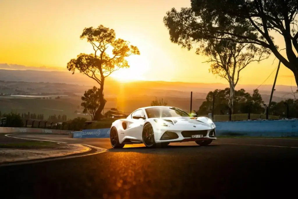 2026 Lotus Emira Turbo Bathurst Edition 2 Motor16