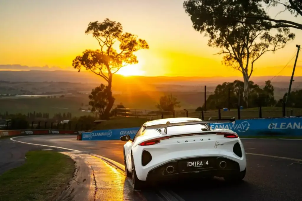 2026 Lotus Emira Turbo Bathurst Edition 5 Motor16