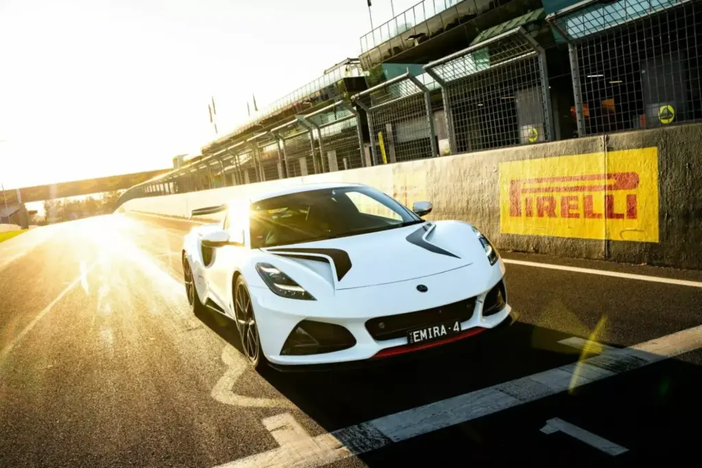 2026 Lotus Emira Turbo Bathurst Edition 8 Motor16