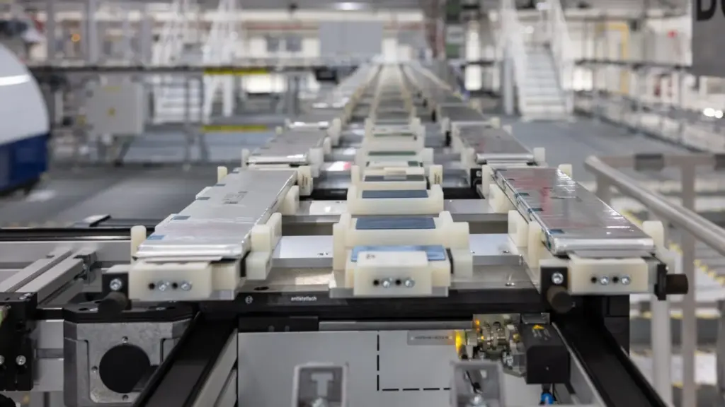 2026 Porsche Cayenne Electrico Bratislava 3 Motor16