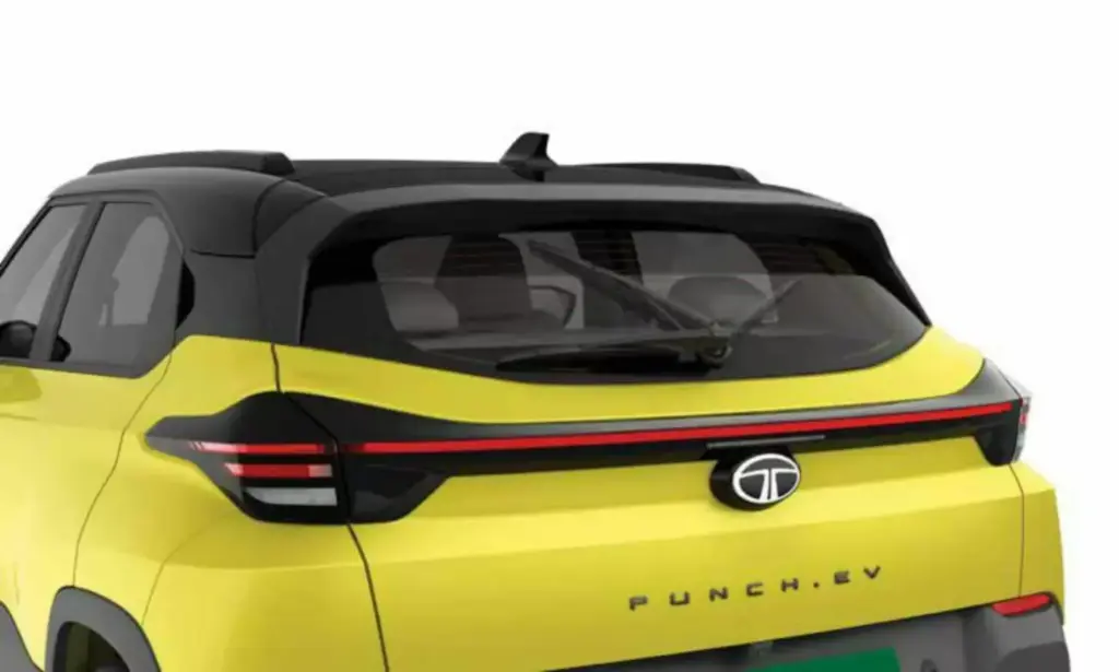 2026 Tata Punch EV. Imagen trasera.