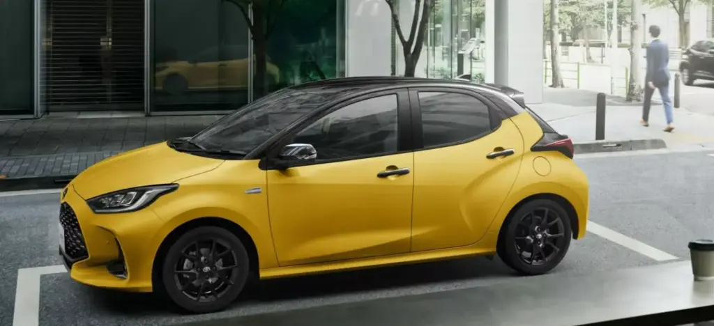 2026 Toyota Yaris Z Urbano. Imagen exterior.