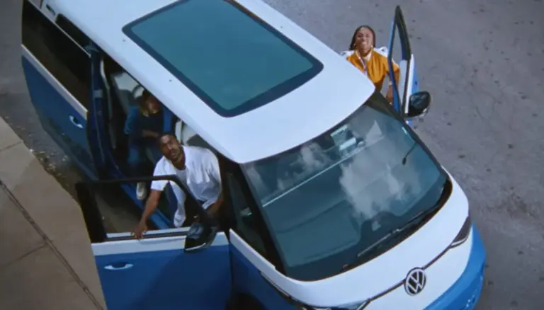 Volkswagen no se pierde la Super Bowl con una reinterpretación de su ‘Driver’s Wanted’