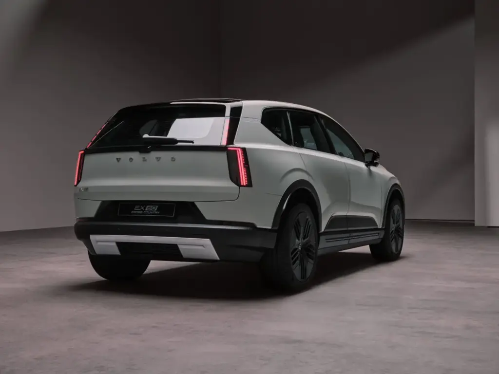 2026 Volvo EX60. Imagen Cross Country.