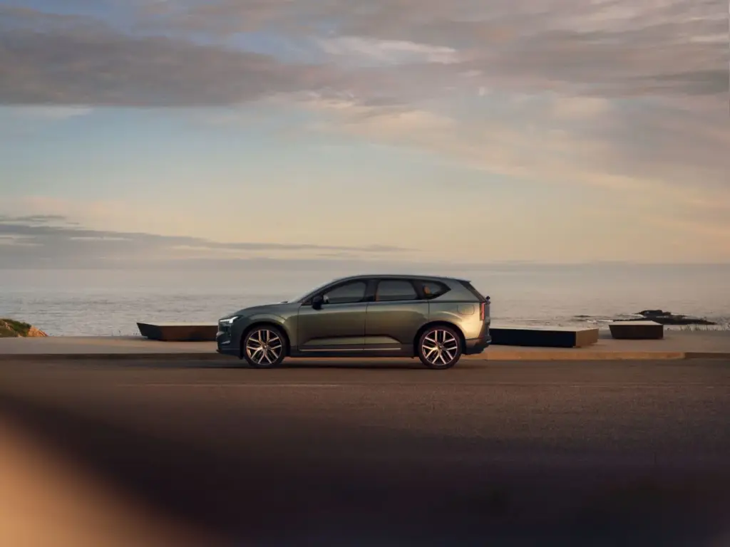 2026 Volvo EX60. Imagen lateral.