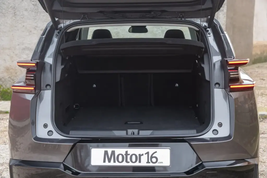 2026 citroen c5 aircross electrico 16 Motor16