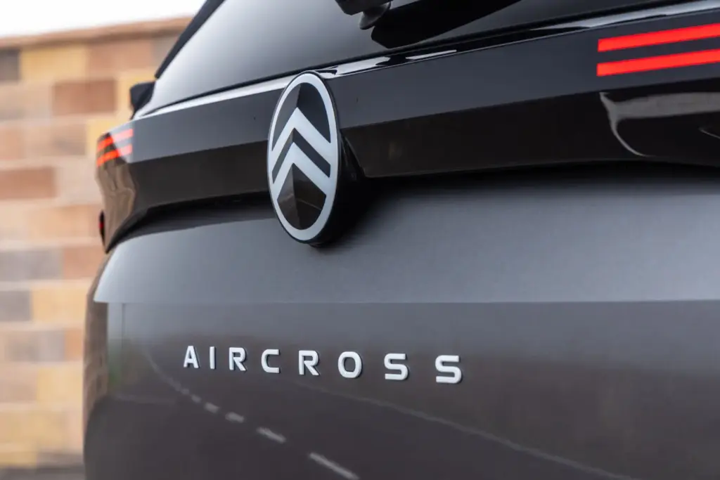 2026 citroen c5 aircross electrico 21 Motor16