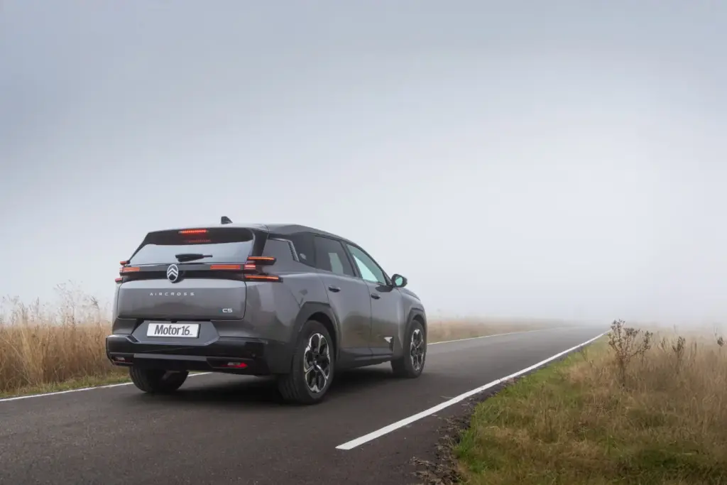 2026 citroen c5 aircross electrico 28 Motor16