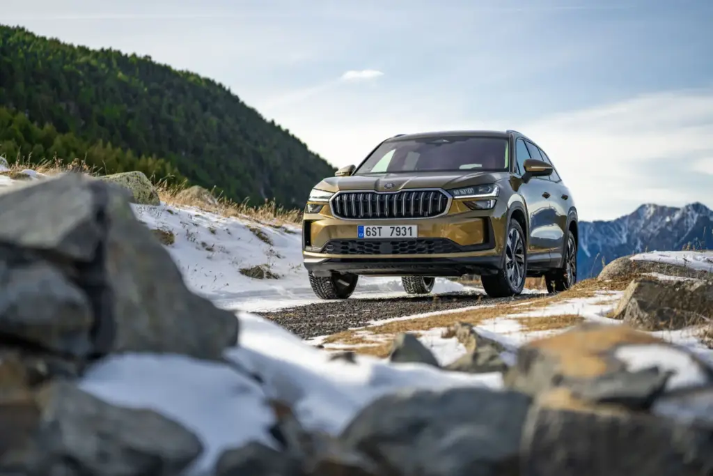 2026 skoda gama 4x4 6 Motor16