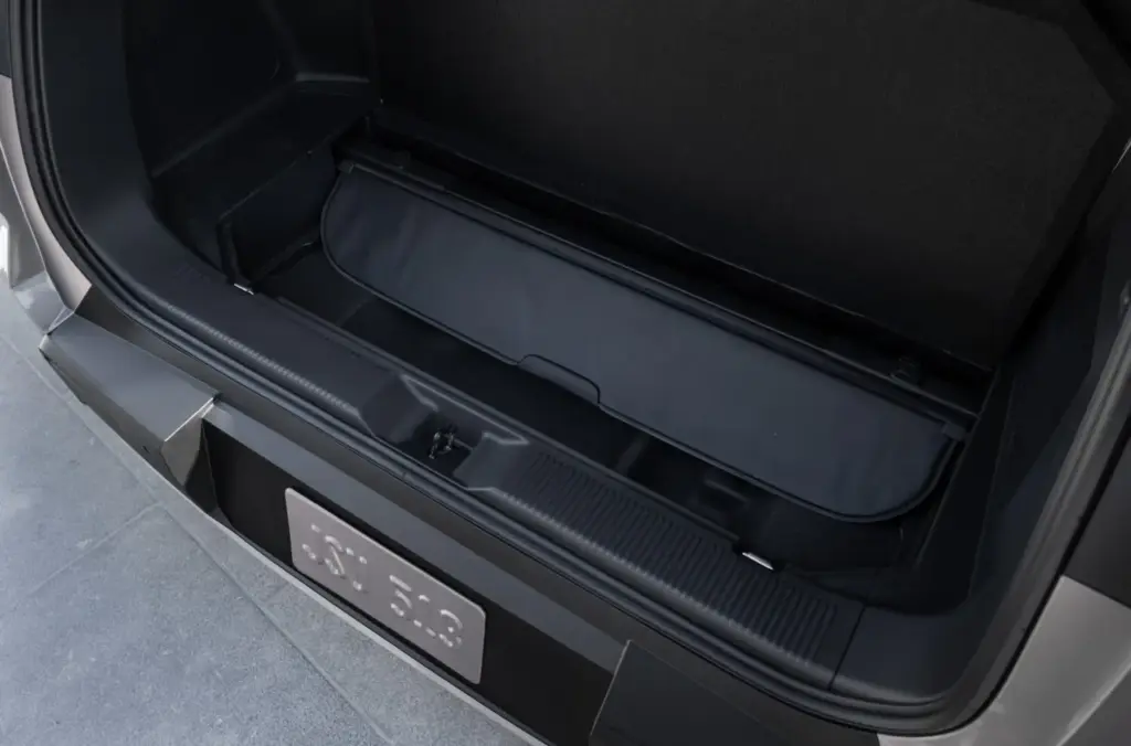 2027 Toyota Highlander Limited MistyGray 012 Motor16