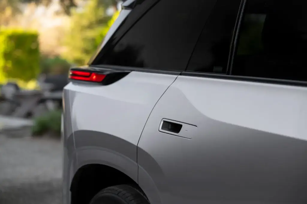 2027 Toyota Highlander Limited Spellbound2Tone 011 Motor16