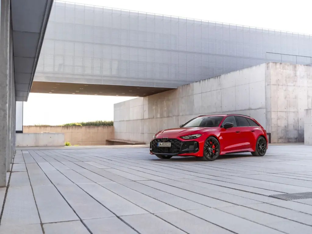 AUDI RS5 AVANT PHEV 3 Motor16