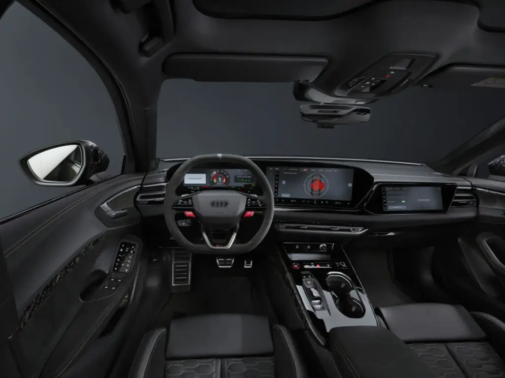 AUDI RS5 SEDAN PHEV 15 Motor16