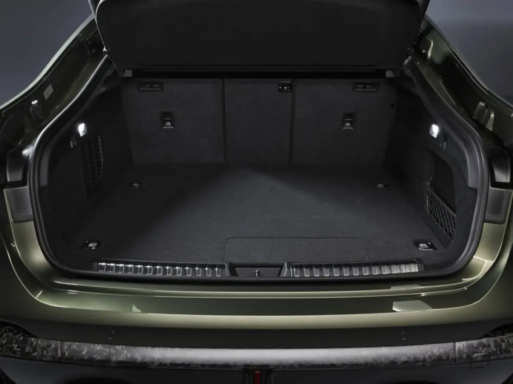 AUDI RS5 SEDAN PHEV 17 Motor16