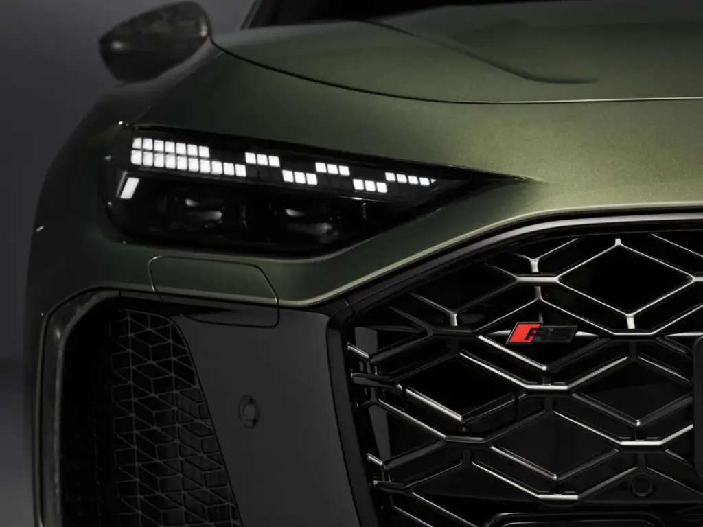 AUDI RS5 SEDAN PHEV 6 Motor16