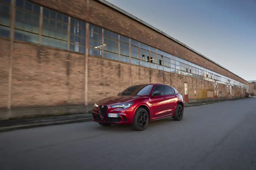 Alfa Romeo Stelvio Quadrifoglio Motor16