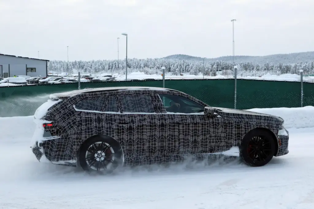 BMW M5 Touring 2027 11 Motor16