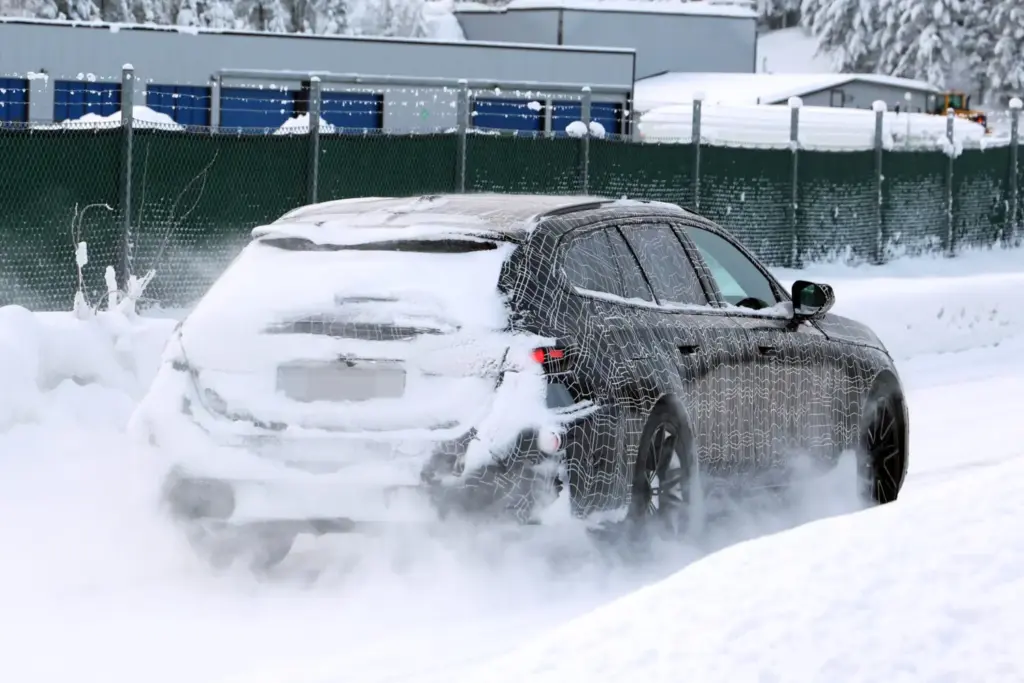 BMW M5 Touring 2027 17 Motor16