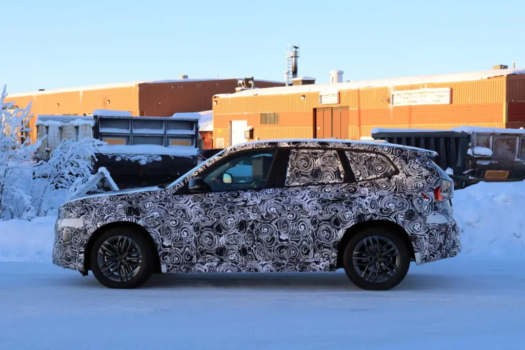 El BMW X1 2026, cada vez más cerca 1 Motor16 BMW X1 2026 (12)