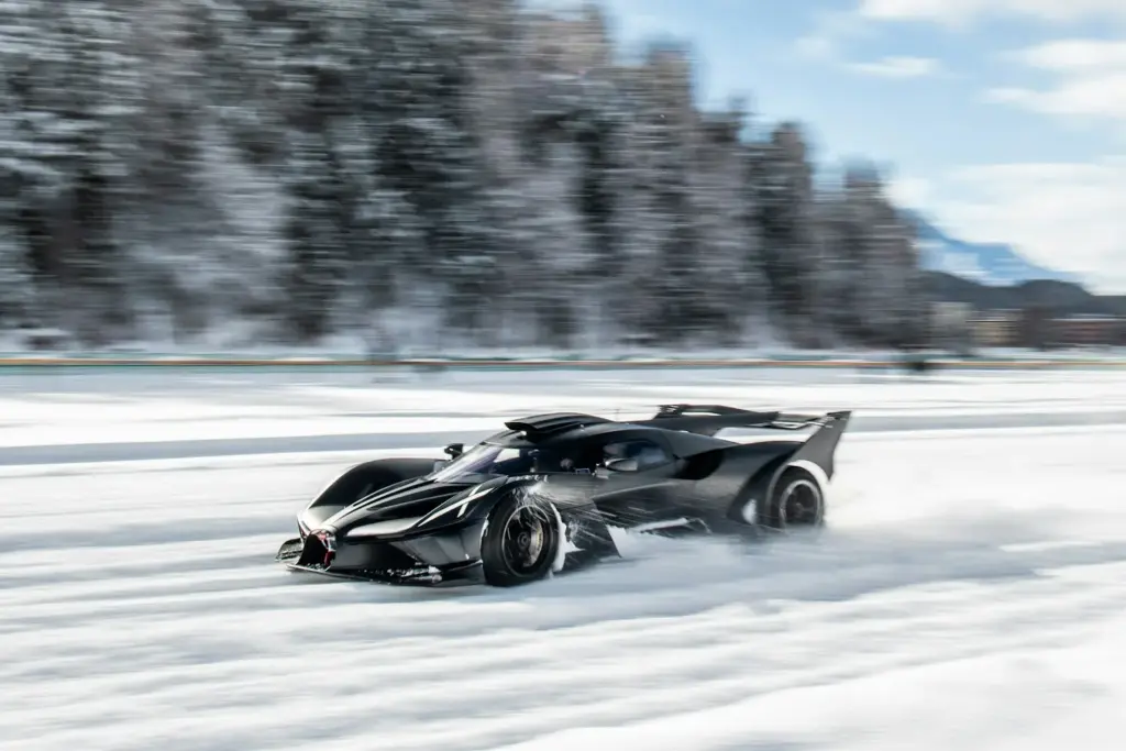 Bugatti despliega su legado sobre el hielo del lago St. Moritz 13 Motor16 BUGATTI EN THE ICE SAINT MORITZ 10 Motor16